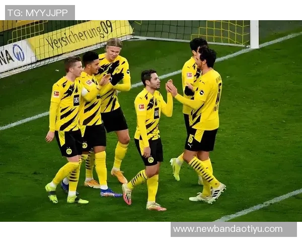 尤文图斯和多特蒙德关注拜仁18岁边锋利奇纳合同明夏到期情况 尤文图斯和多特蒙德关注拜仁18岁边锋利奇纳合同明夏到期情况