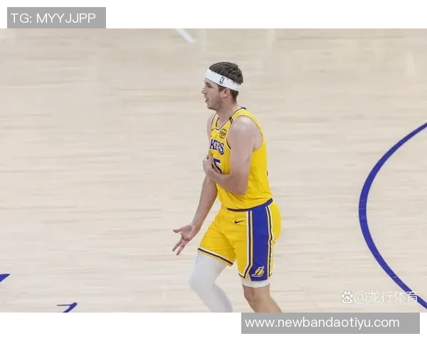 梅里尔复出表现惊艳第二场12投7中砍下22分6篮板7助攻三分球10投6中 梅里尔复出表现惊艳第二场12投7中砍下22分6篮板7助攻三分球10投6中